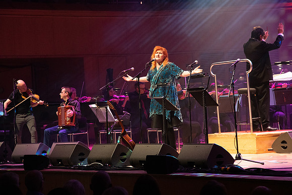 Eddi Reader, Auld Lang Syne. Glasgow, Scotland Celtic Connections festival 2020.