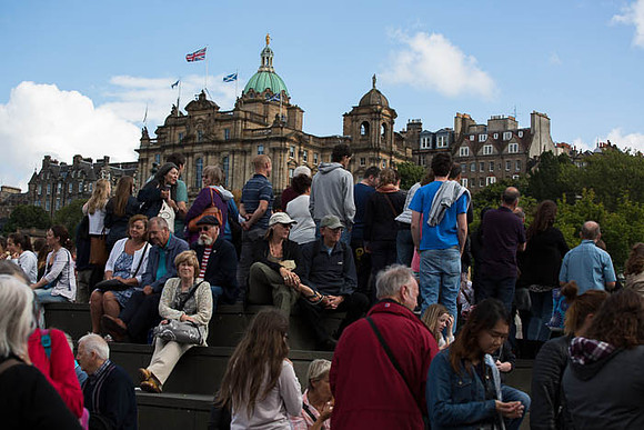Edinburgh festival crowds