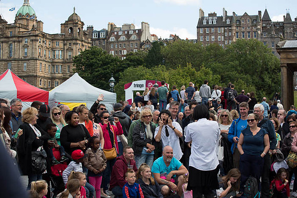 Edinburgh festival crowds