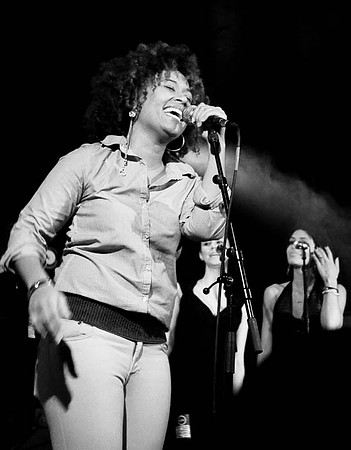 Adele Sande (23)