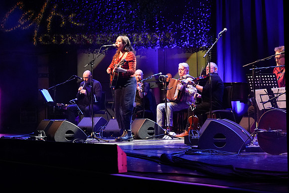 Glasgow Scotland, Transatlantic Sessions. Sarah Jarosz